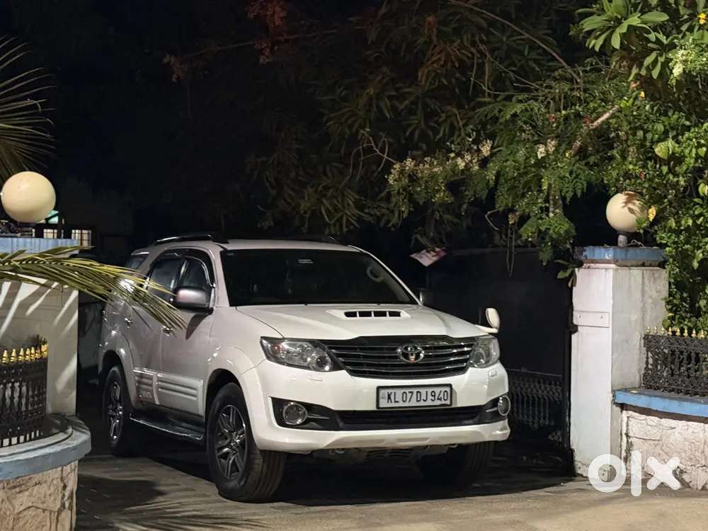 Toyota Fortuner Diesel 2010 Manuel Diseal 4*4manuel Kl 7 Kerala No(re)