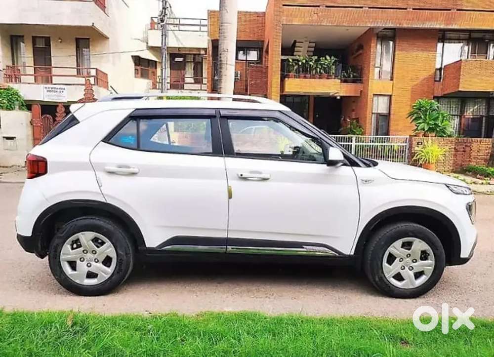 Hyundai Venue 2021 Petrol Good Condition