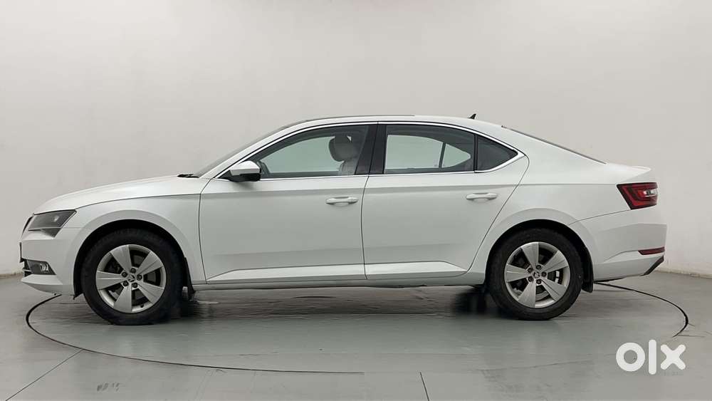 Skoda Superb Style 1.8 Tsi At, 2017, Petrol