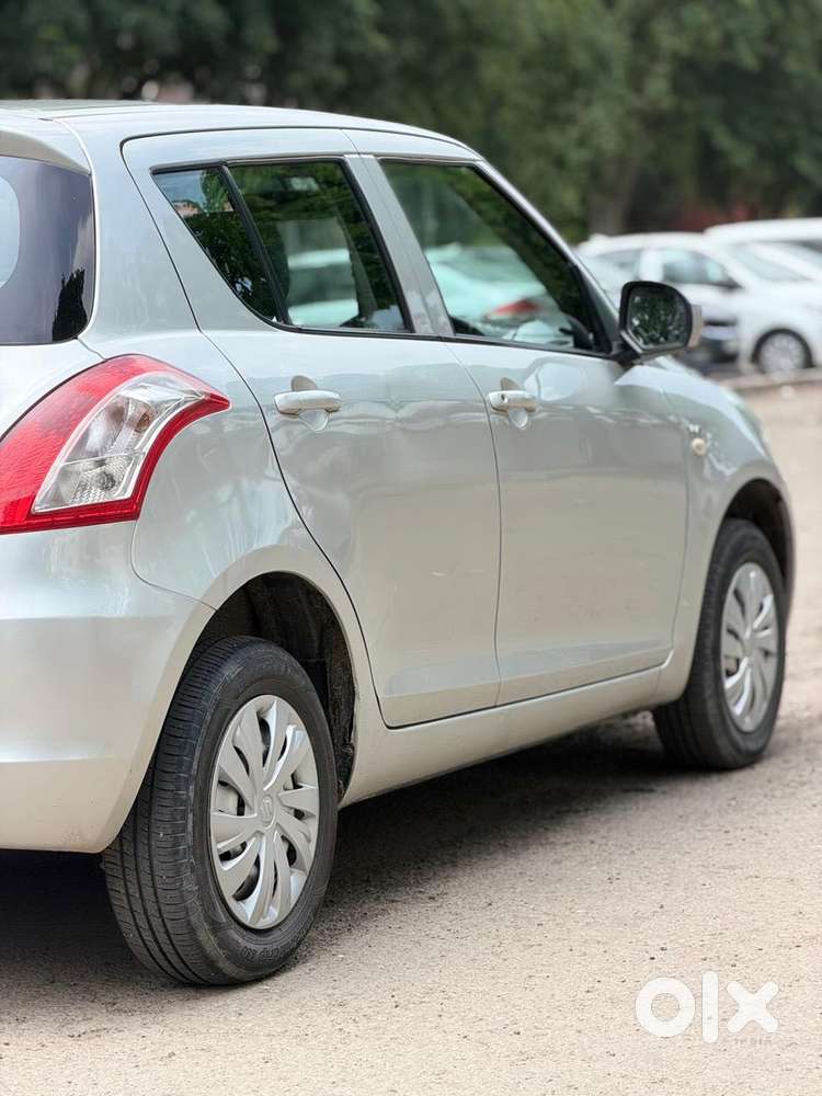 Maruti Suzuki Swift Vxi Optional, 2016, Petrol
