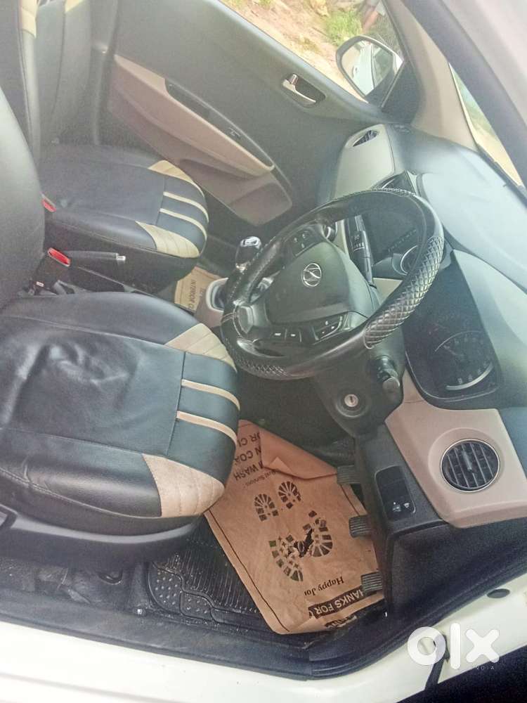 Hyundai Grand I10 Sportz, 2016, Petrol