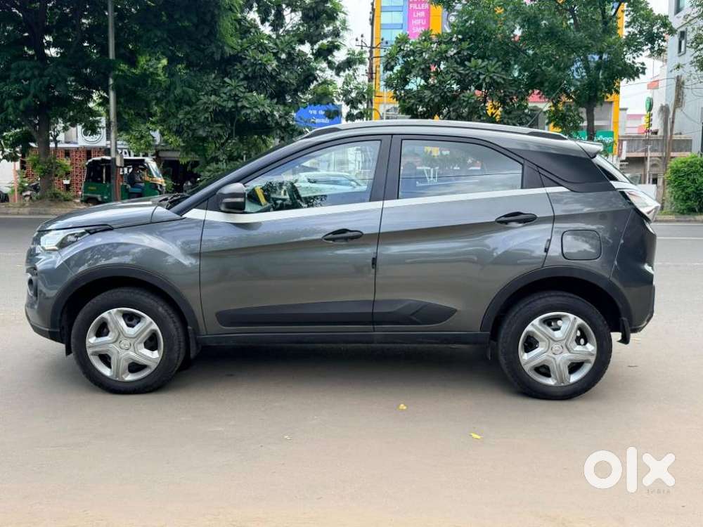 Tata Nexon 1.2 Revotron Xm (s), 2023, Petrol