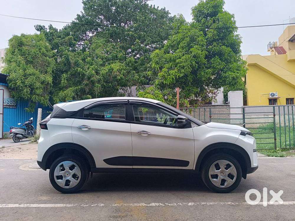 Tata Nexon Smart 1.2 Revotron Petrol 5 Mt, 2025, Petrol