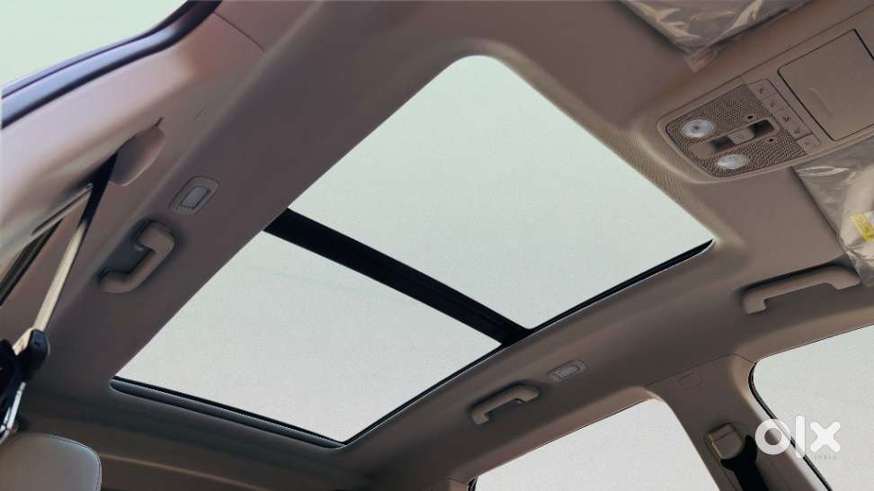 Mahindra Xuv700 2.0 Ax 7 Petrol At Str, 2024, Petrol