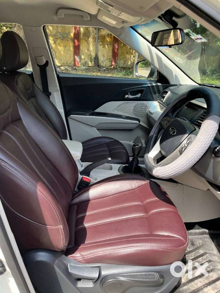 Mahindra Xuv300 W8, 2021, Petrol