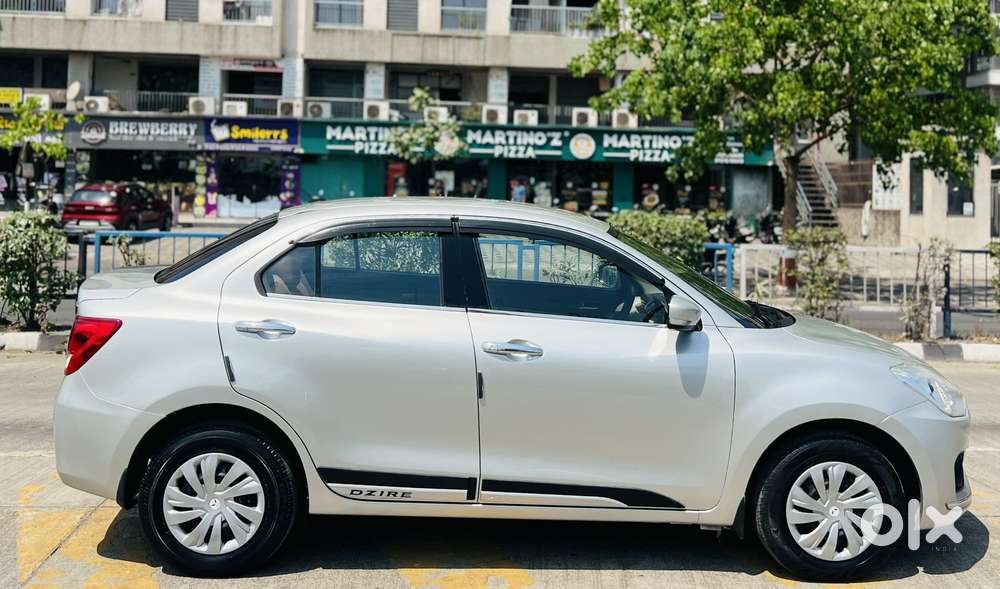 Maruti Suzuki Swift Dzire Vxi(o) At, 2017, Petrol