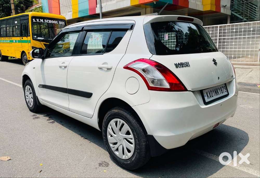 Maruti Suzuki Swift Vxi + Manual, 2015, Petrol