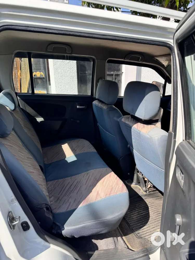 Wagonr 2011 White Colour