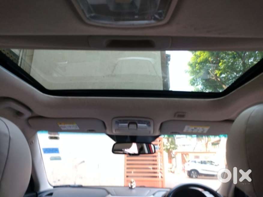 Mahindra Xuv300 1.2 W8 (o) Amt Petrol, 2022, Petrol