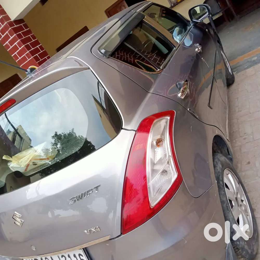 Swift Vxi 2015 Up12 Petrol 81000 Km Driven