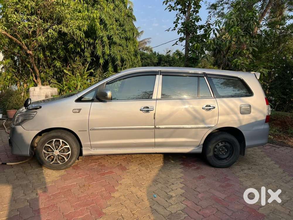 Toyota Innova 2012 Diesel Well Maintained