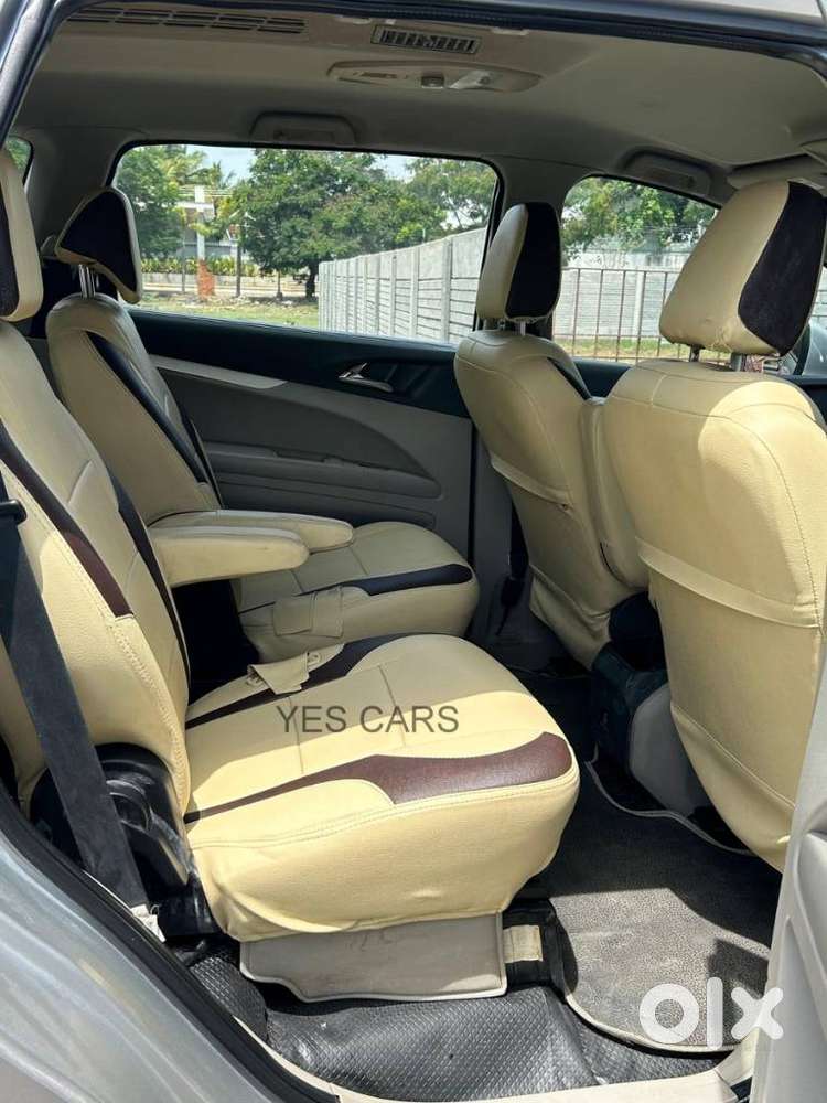 Mahindra Marazzo M8, 2018, Diesel