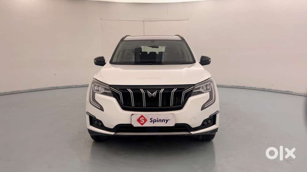 Mahindra Xuv700 2.0 Ax 5 Petrol Mt 7 Str, 2025, Petrol