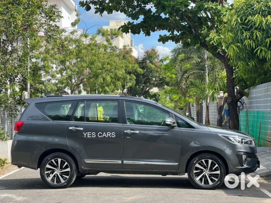 Toyota Innova Crysta 2.8z Automatic, 2022, Diesel