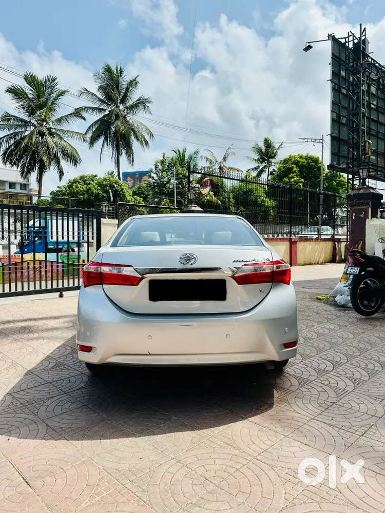 Toyota Corolla Altis 1.8g 2014