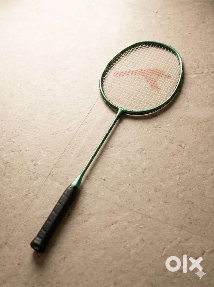 This racket is for beginner players,it's name is hundred powertek 200.
