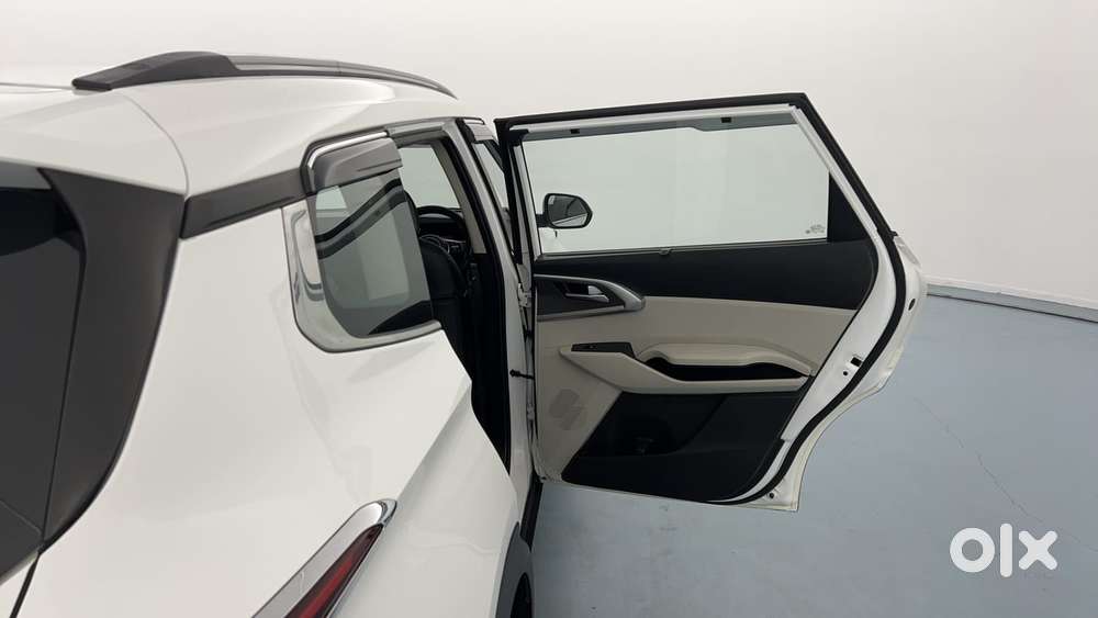 Kia Carens 1.4 Prestige Plus Turbo Dct 7 Str, 2023, Petrol