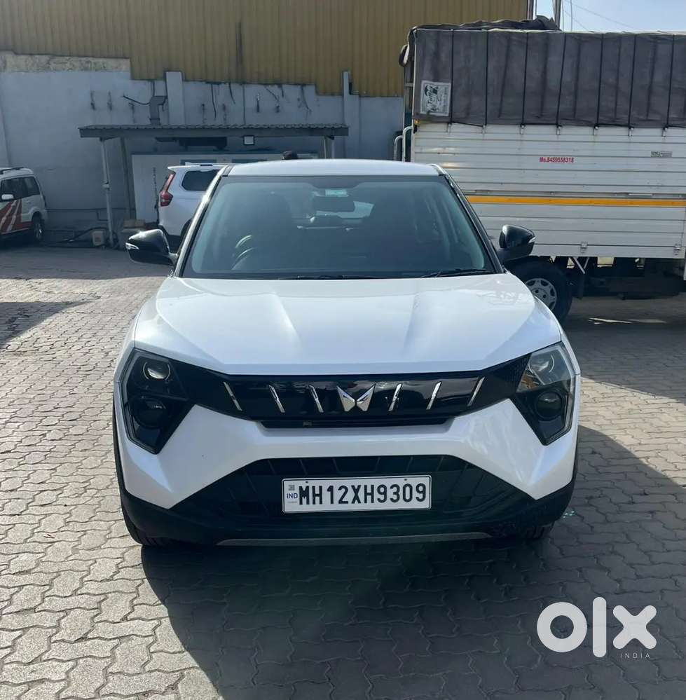 Mahindra Xuv 3xo Mx3 Diesel Manual  2024 December Model  27,000 Km