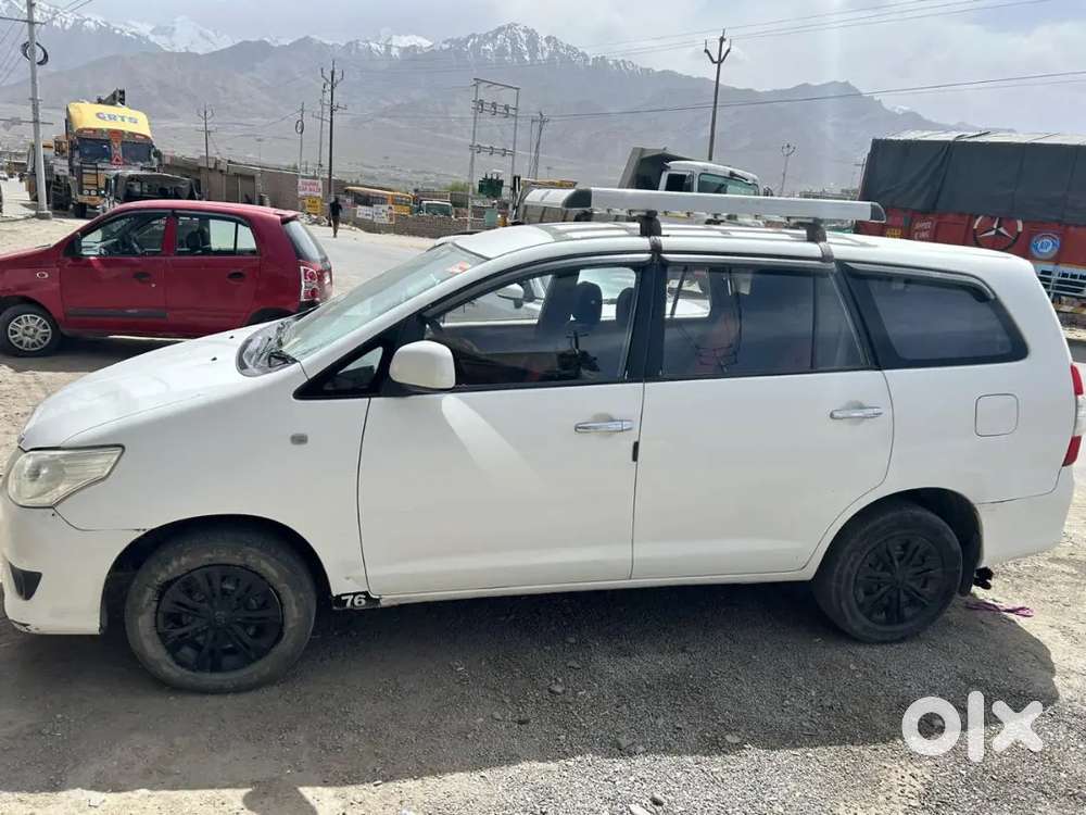 Toyota Innova 2012 Commercial Diesel 275000 Km Driven