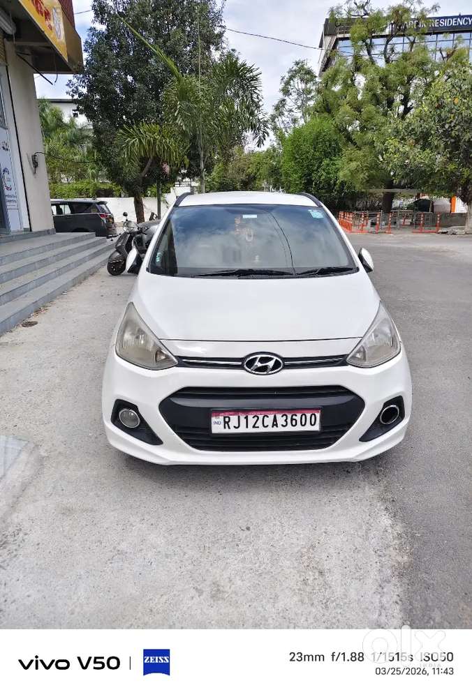Hyundai Grand I10 2015 Diesel 94915 Km Driven