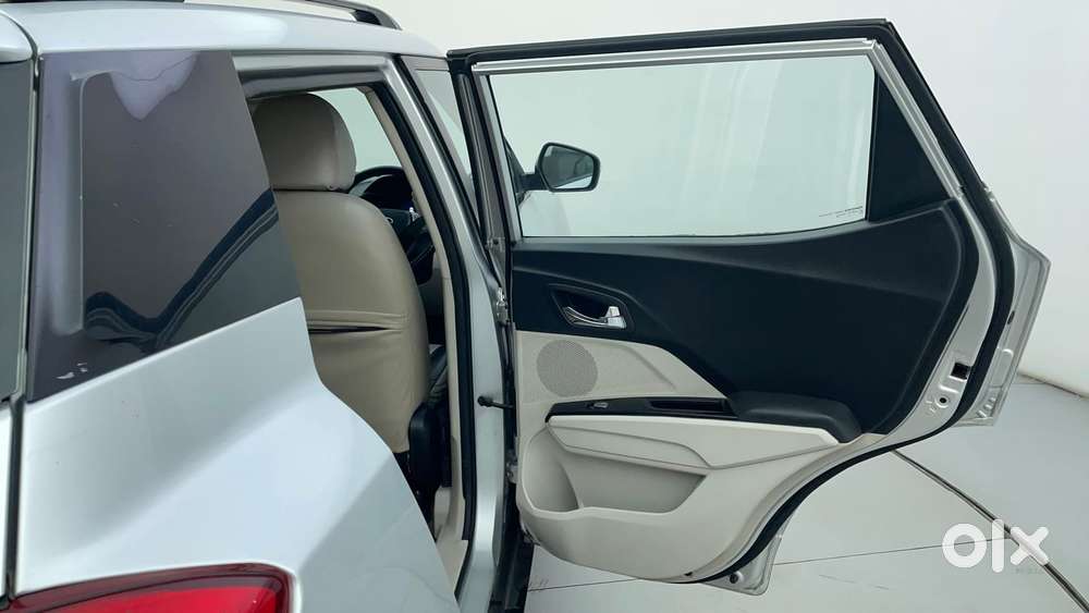 Mahindra Xuv300 W8, 2019, Petrol