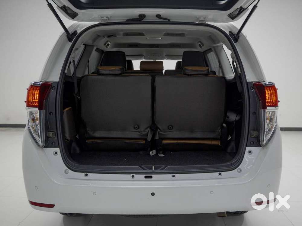 Toyota Innova Crysta 2.4 G Mt 8s, 2023, Diesel
