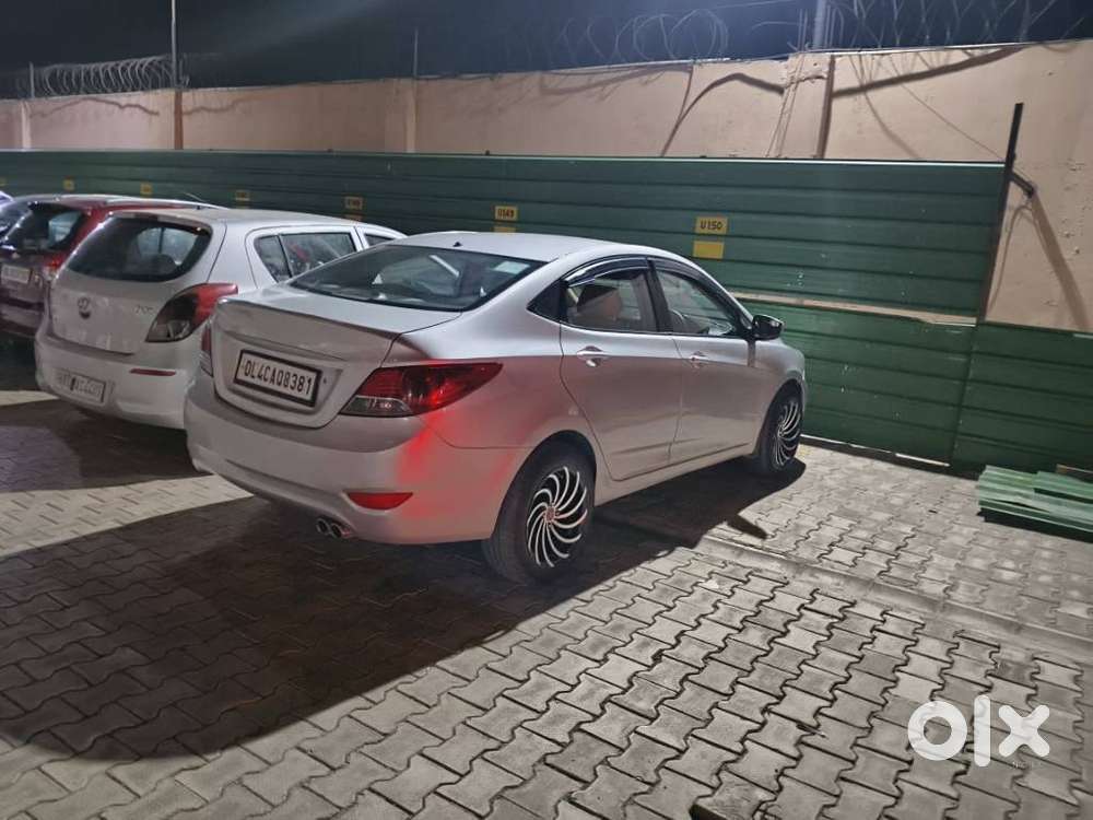 Hyundai Verna Fluidic 1.6 Vtvt Sx, 2013, Petrol