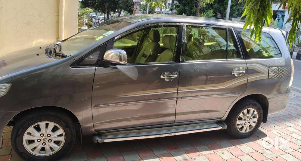 Toyota Innova 2009-2011 2.5 Vx 8 Str Bsiv, 2010, Diesel
