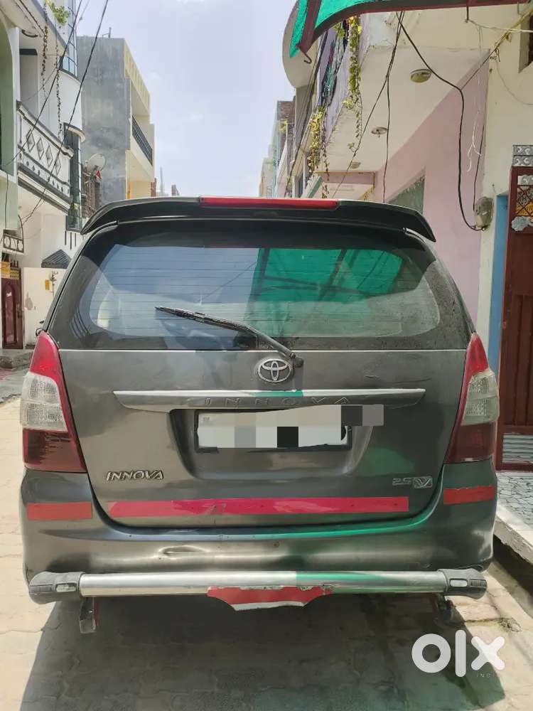 Toyota Innova Car