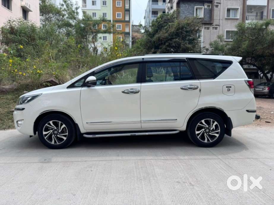 Toyota Innova Crysta [2020-ongoing] 2.4 Vx 7 Str, 2023, Diesel