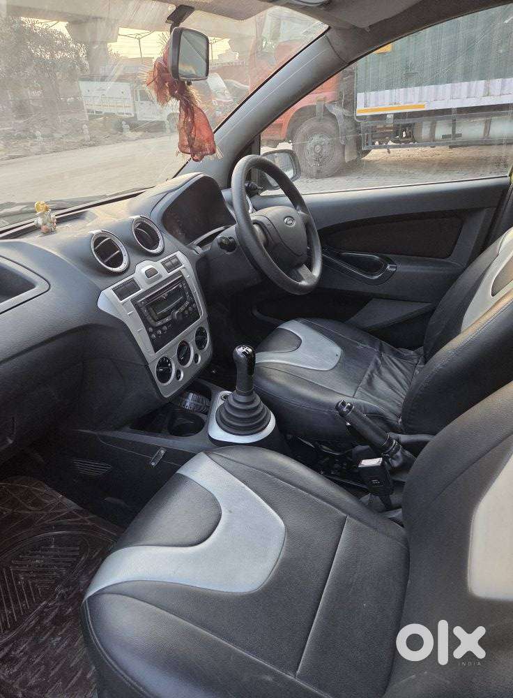 Ford Figo 1.2p Titanium Mt, 2011, Petrol