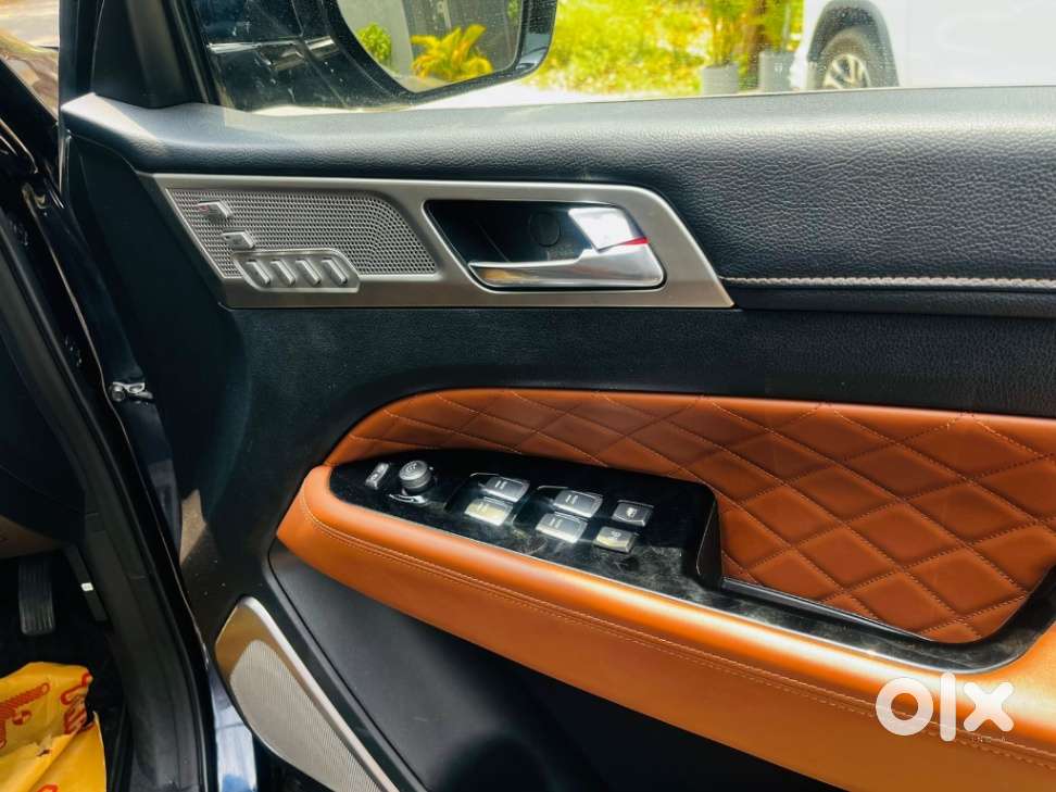 Mahindra Alturas G4 4wd At, 2021, Diesel