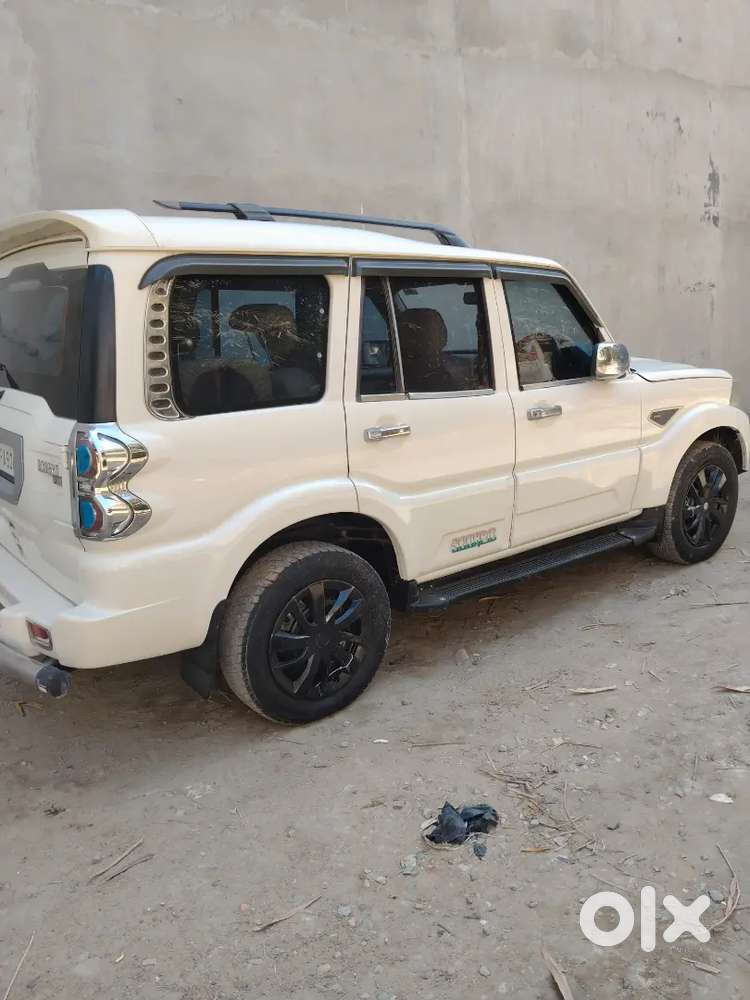 Mahindra Scorpio 2015 Diesel 75000 Km Driven