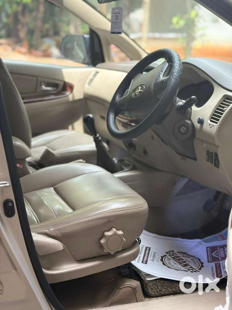 Toyota Innova 2014 Diesel 210 Km Driven