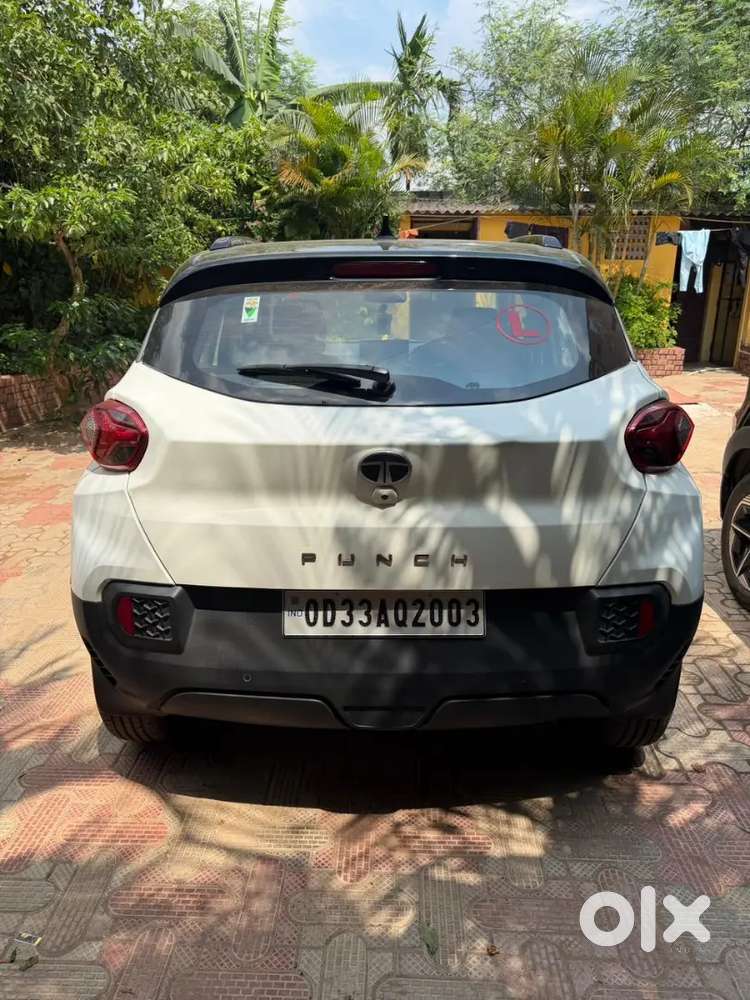 Tata Punch Accomplished Amt Sunroof 2025 Year