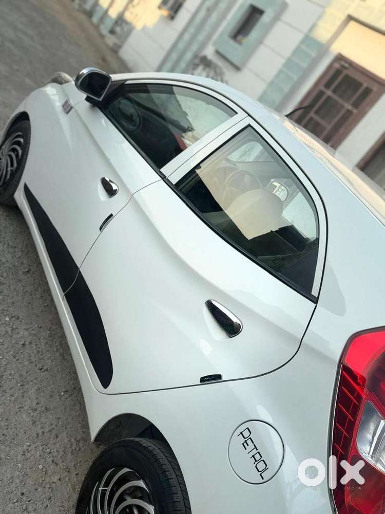 2019 Eon Era+ Air Bag Model Top