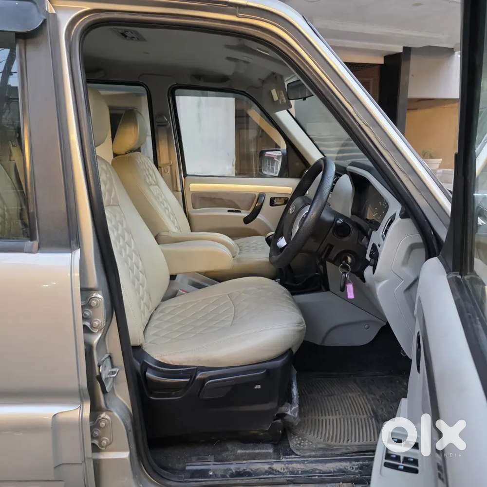 Mahindra Scorpio S10 Micro Hybrid 2015 Top Model.