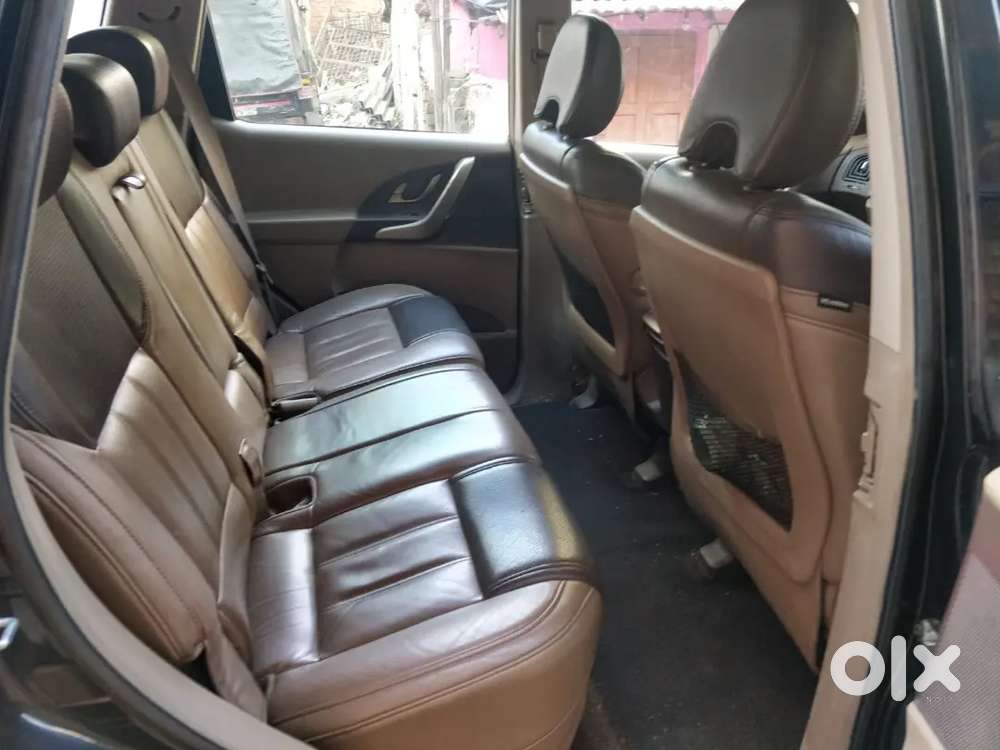 Mahindra Xuv500 November 2014 Diesel 77000 Km Driven