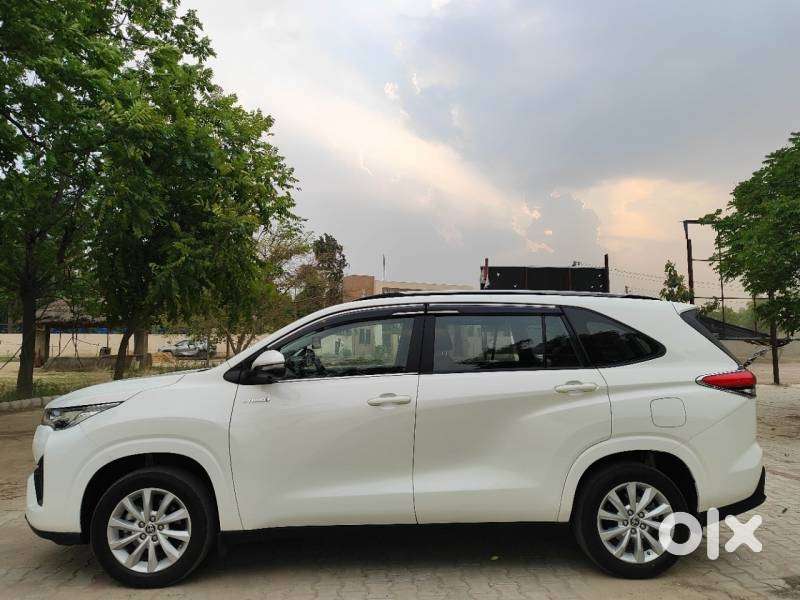 Toyota Innova Hycross 2.0 Vx (o) Hybrid 8 Str, 2023, Diesel