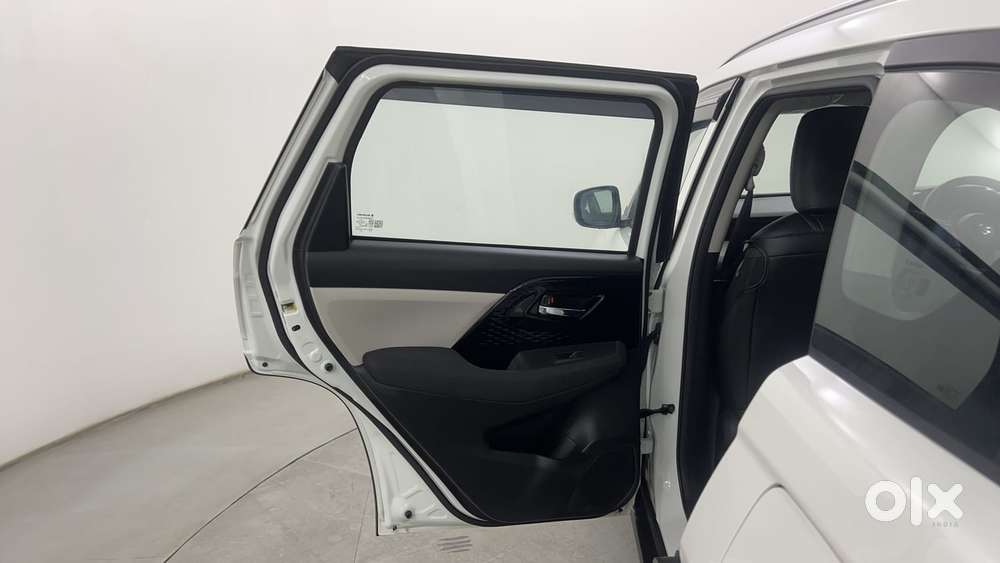 Maruti Suzuki Grand Vitara 1.5 Delta Smart Hybrid At, 2025, Petrol