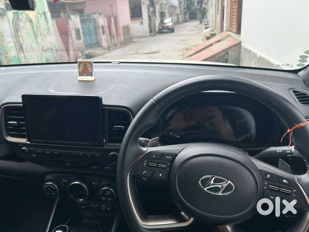 Less Driven Hyundai Venue 2024 Petrol