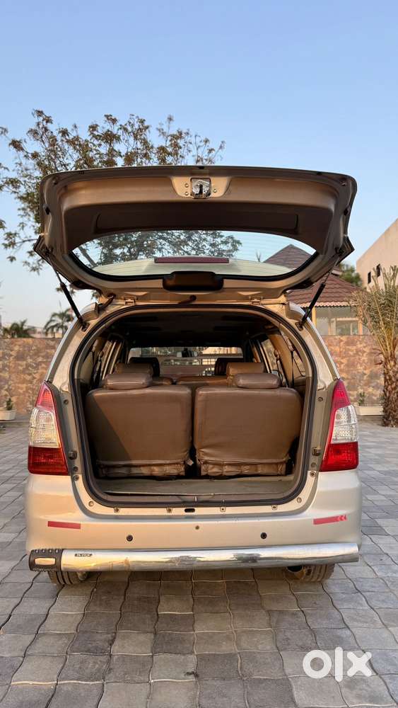 Toyota Innova 2.5 G (diesel) 8 Seater, 2015, Diesel