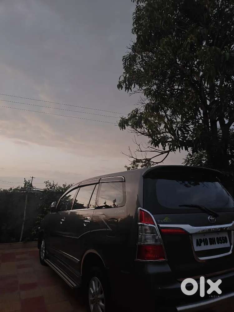 Toyota Innova 2014 Diesel 130000 Km Driven