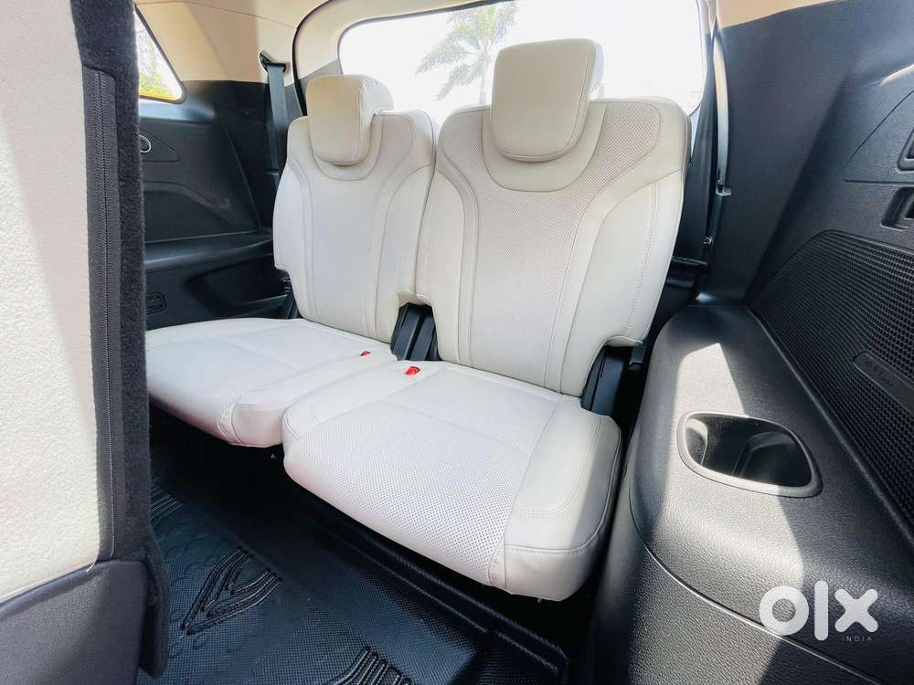 Mahindra Xuv700 2.2 Ax 7 Diesel At Luxury Pack Str, 2025, Diesel