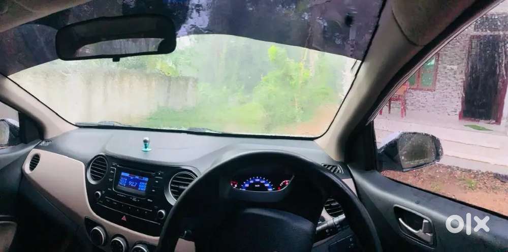 Hyundai Grand I10 2015 Diesel 70000 Km Driven