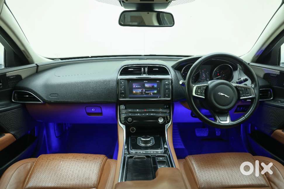 Jaguar Xe Portfolio, 2018, Petrol