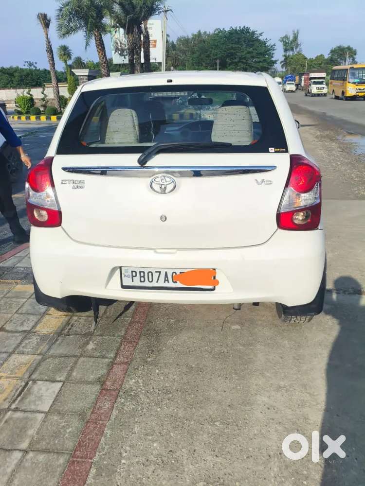 Toyota Etios Liva 2014  Vddiesel 60157 Km Driven