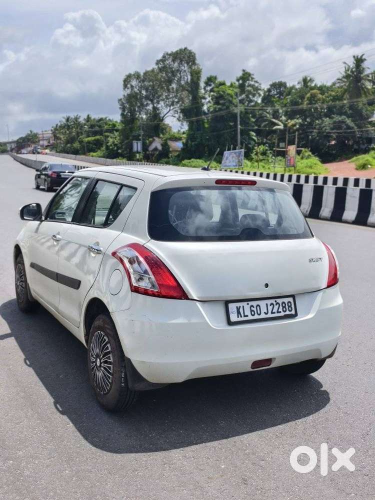 Maruti Suzuki Swift Vxi 1.2 Abs Bs-iv, 2015, Petrol