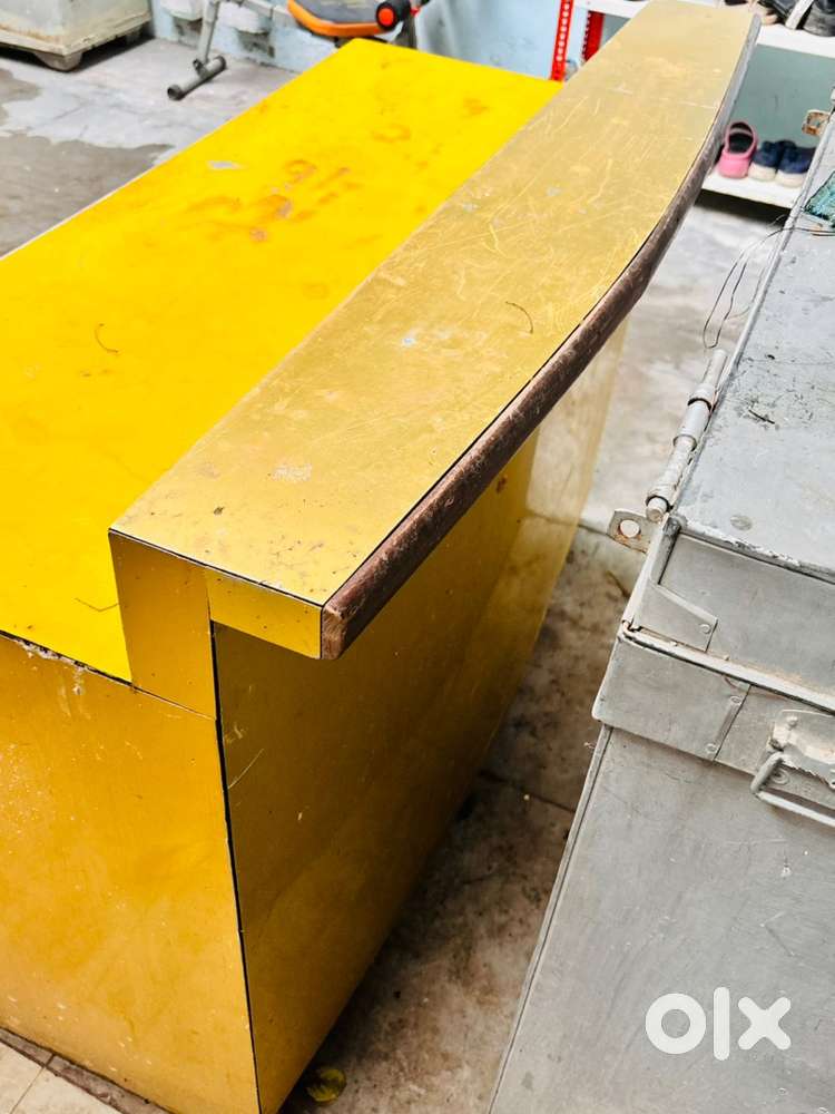 Wooden counter with almunium
