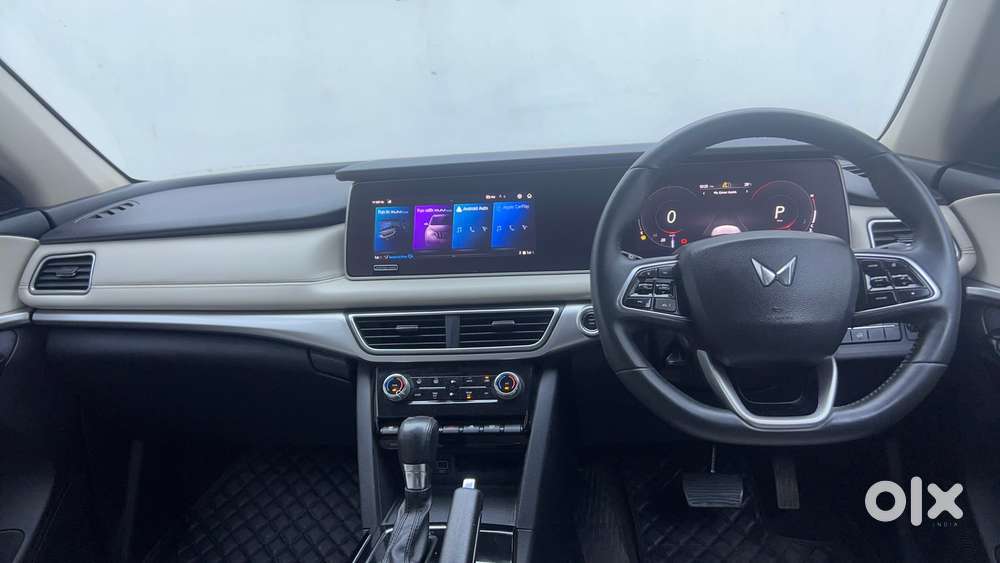 Mahindra Xuv700 2.0 Ax 7 Petrol At Str, 2022, Petrol